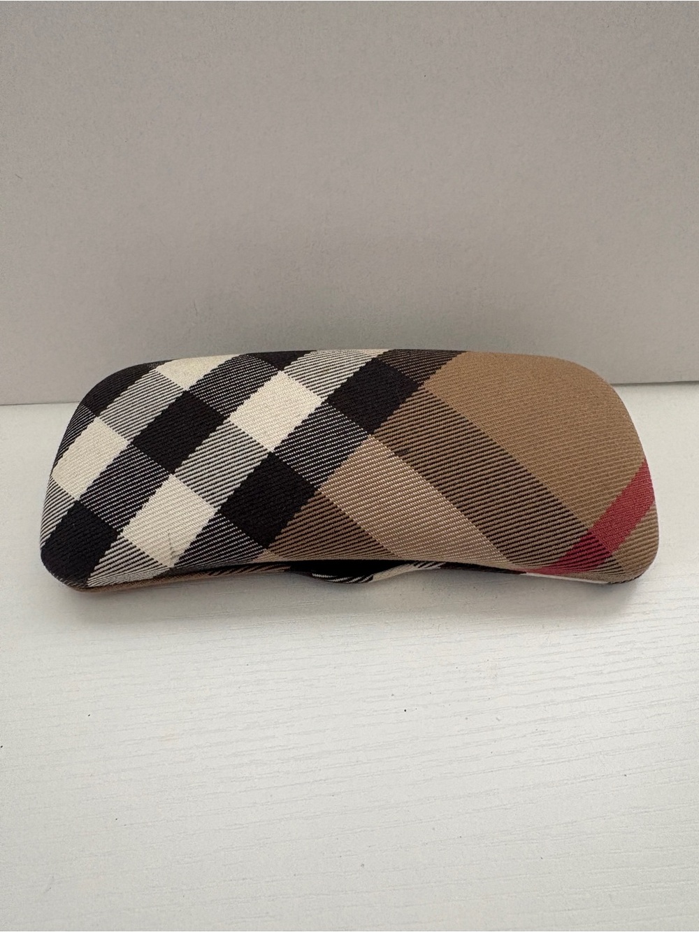 Authentic Burberry Nova Check Clamshell Glasses Case - Picture 4 of 7